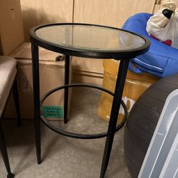 Metal/glass end table 