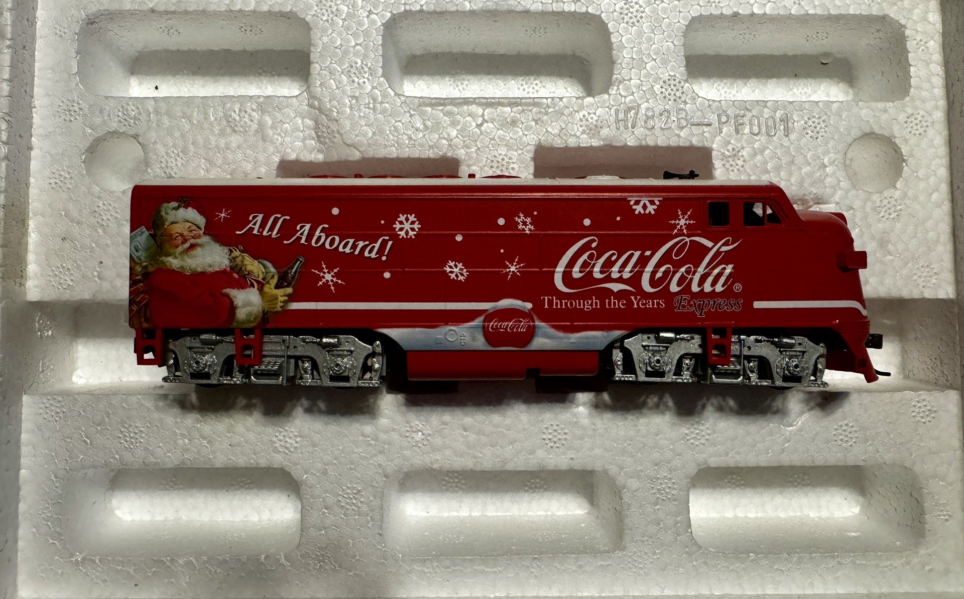 HAWTHORNE VILLAGE COCA COLA THROUGH THE YEARS TRAIN SET