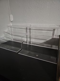 4 tier clear stands
