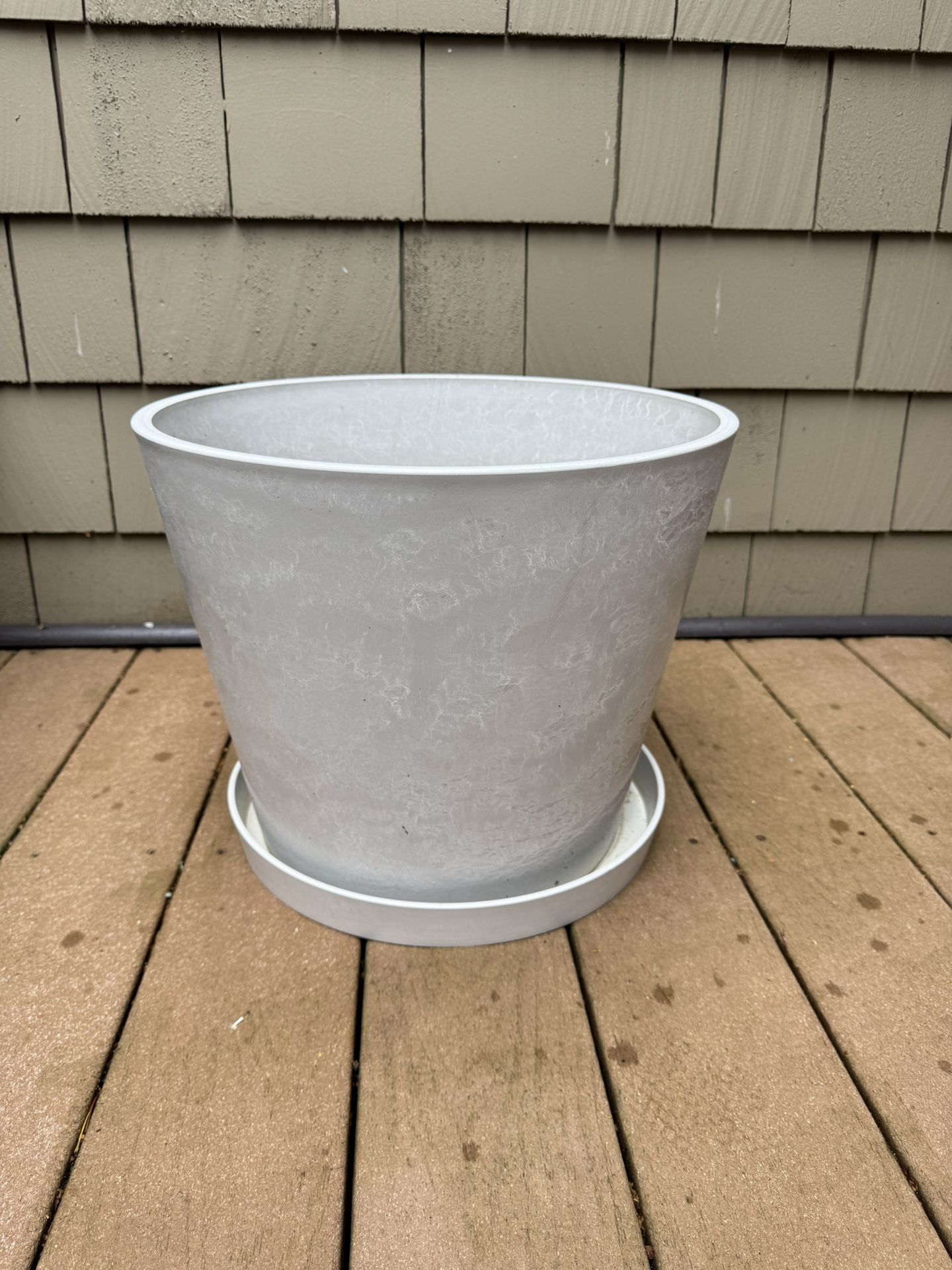 Big Gray / White Indoor or Outdoor Flower Pot