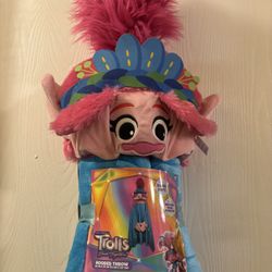 Trolls Hooded Throw With Hand Pockets 