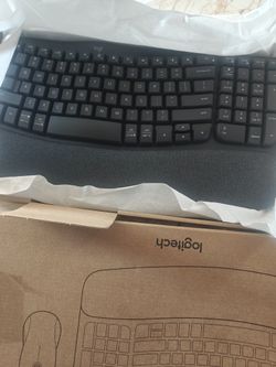 Wireless Ergonomic Keyboard with Signature M550 L Wireless Mouse