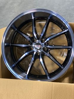 20” staggered wheels.