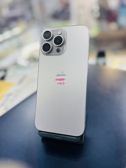 iPhone 15 Pro Max, Unlocked, 256gb. 90 Days warranty!