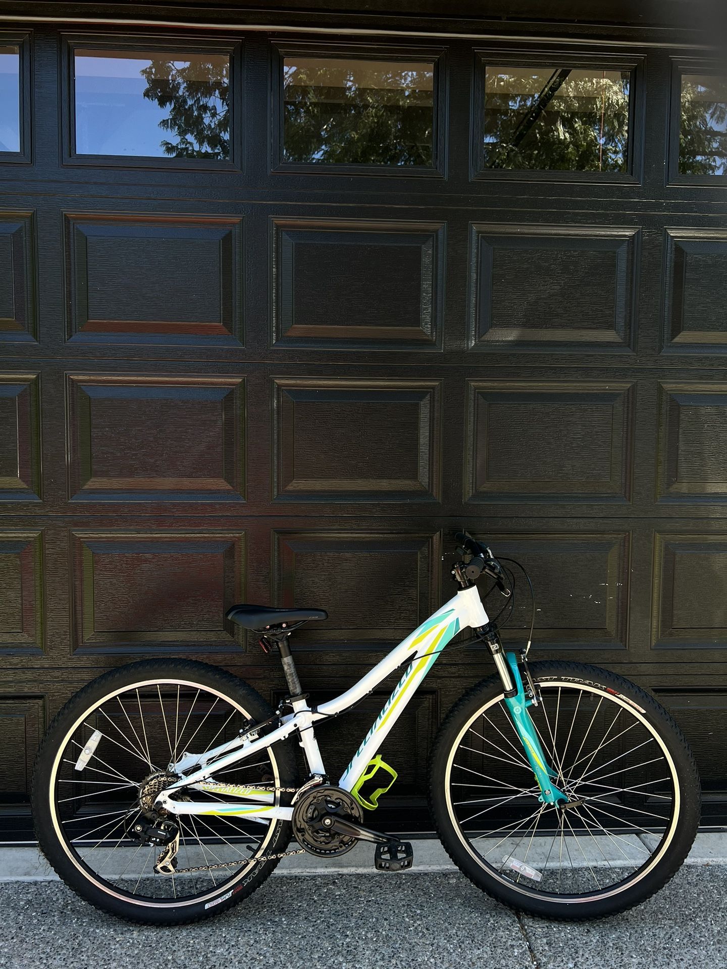 Specialized Myka Mountain Bike 27.5”
