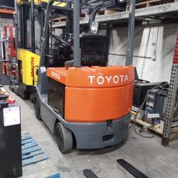 Forklift Toyota Electrico