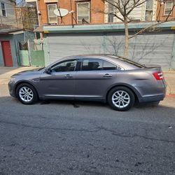 2013 Ford Taurus