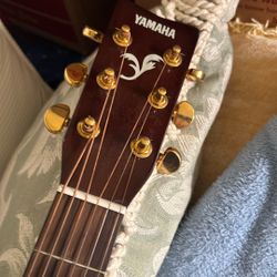 Is A Yamaha Fdo15 Acoustic Guitar In Excellent Condition With The Case Too Asking $250 Pick Up Only 