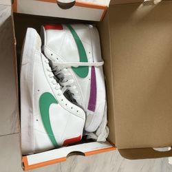 Nike Women’s Blazer ‘77