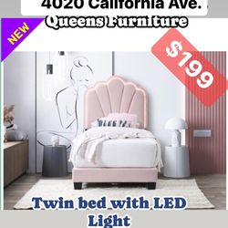 Bed frame w mattress