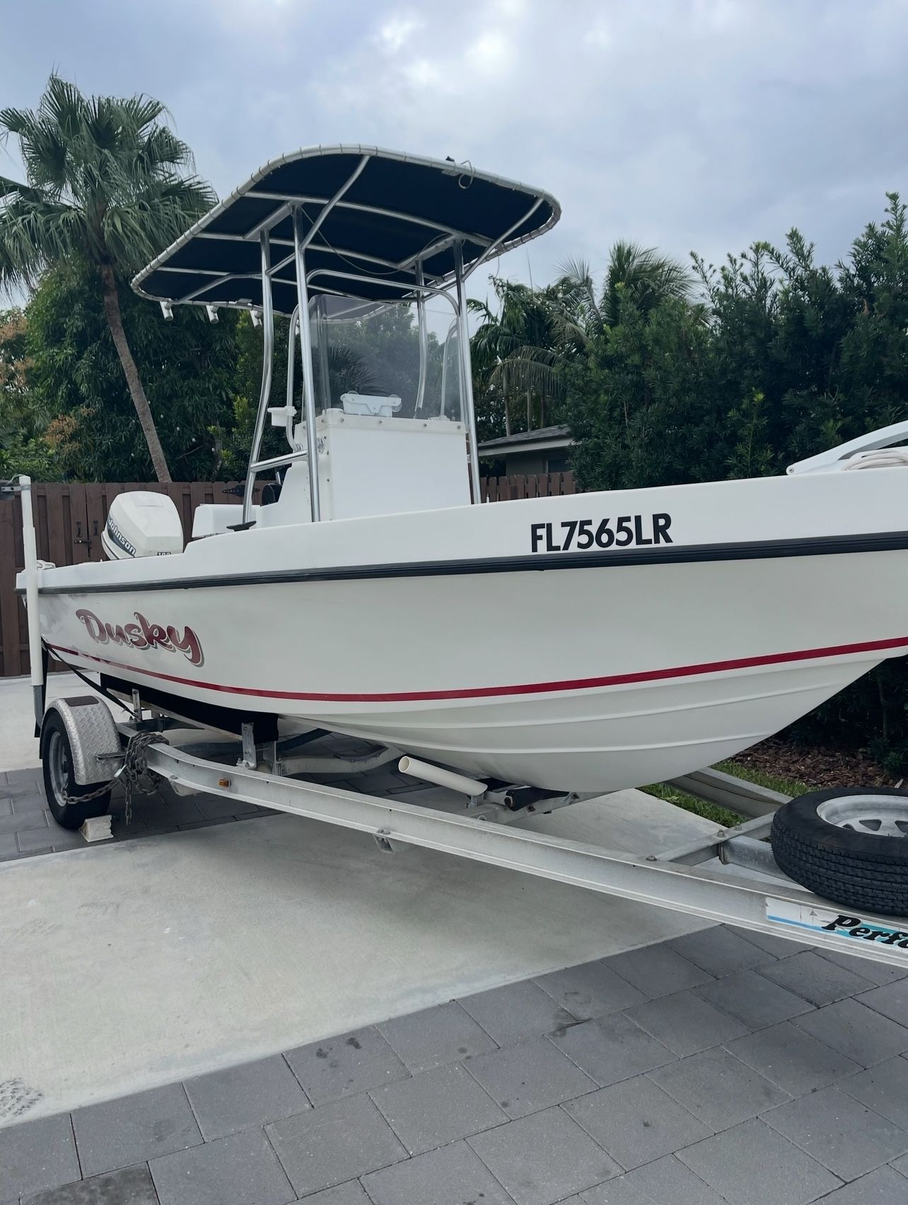 2002 Dusky 19 foot boat - center console