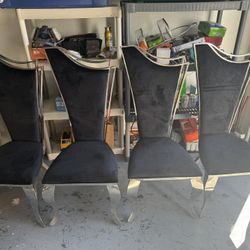 Four Dinning Room Chairs 