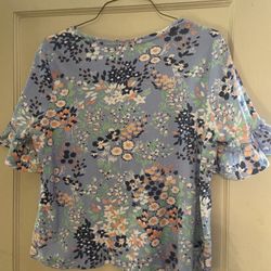 Women’s blue Floral Top
