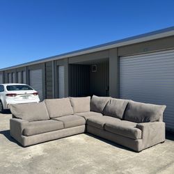 Broyhill Sectional Couch 