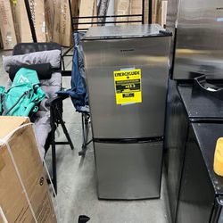 BANGSON Small Refrigerator with Freezer, 4.0 Cu.Ft, Small Fridge with  Freezer, 2 Door, Compact Refrigerator with Bottom Freezer for Apartment  Bedroom for Sale in Duluth, GA - OfferUp