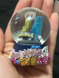 Reno Nevada small snow globe