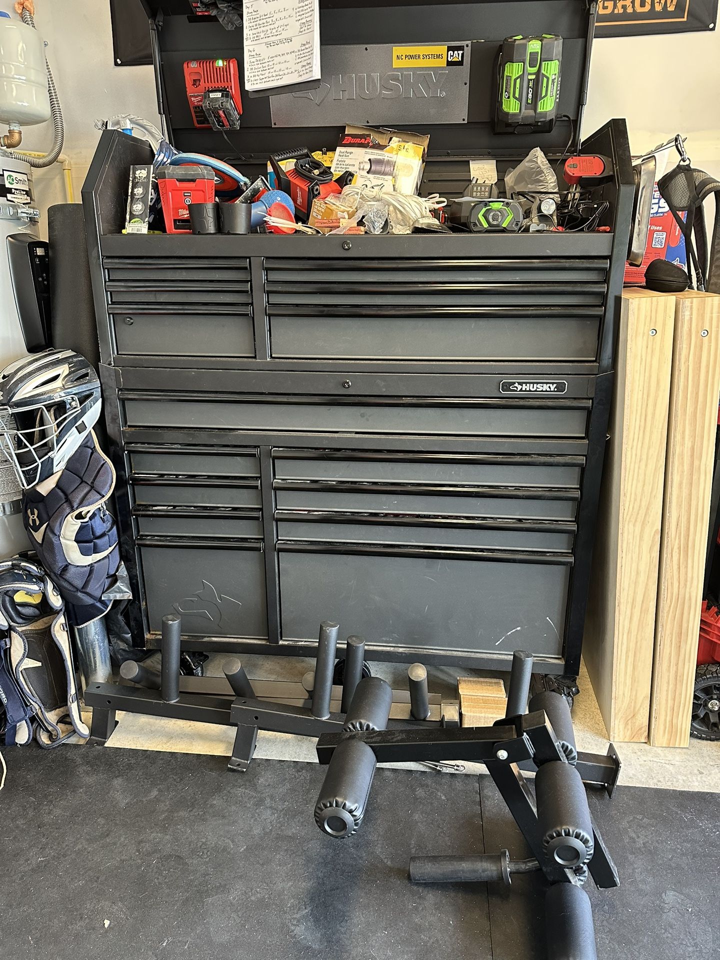 Husky Toolbox With Hutch 52” Long