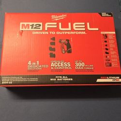 Milwaukee FUEL 12V 4-in-1 Installation Drill Driver Kit with 4-Tool Heads Brand New No Low Offers/Trades, Pls. Pick up in Burien Yes Available