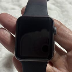 Black Apple Watch Series 3 (42mm)