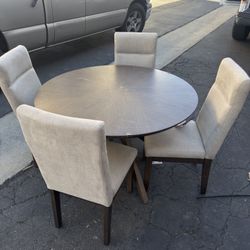 Bayside Furnishings Sophie 5-Piece Dining Set – Display Model – $199