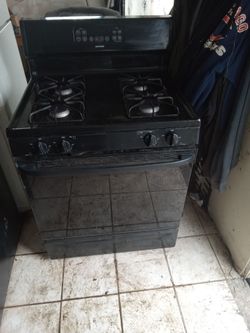 Black Hotpoint gas stove