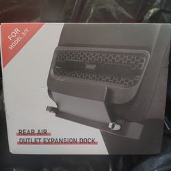 Retractable cord car phone charger (Tesla)