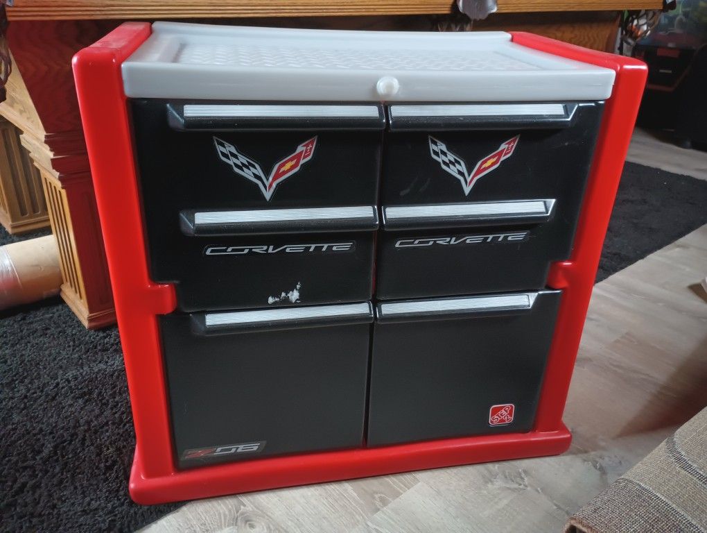 Step 2 CORVETTE plastic Tool Box/Dresser