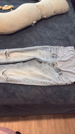 Maternity Distressed Light Wash Jeans