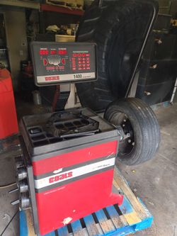Coats 1400 tire balancer