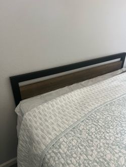 Full Size Bed with Boxspring and Mattress