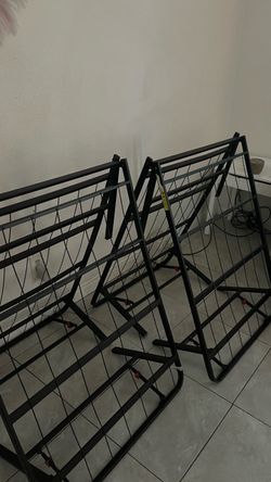 Metal queen bed frame