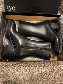 Women’s Boots NEW !