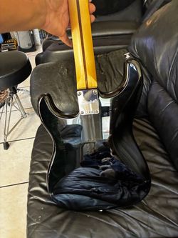 Fender squire strat right hand