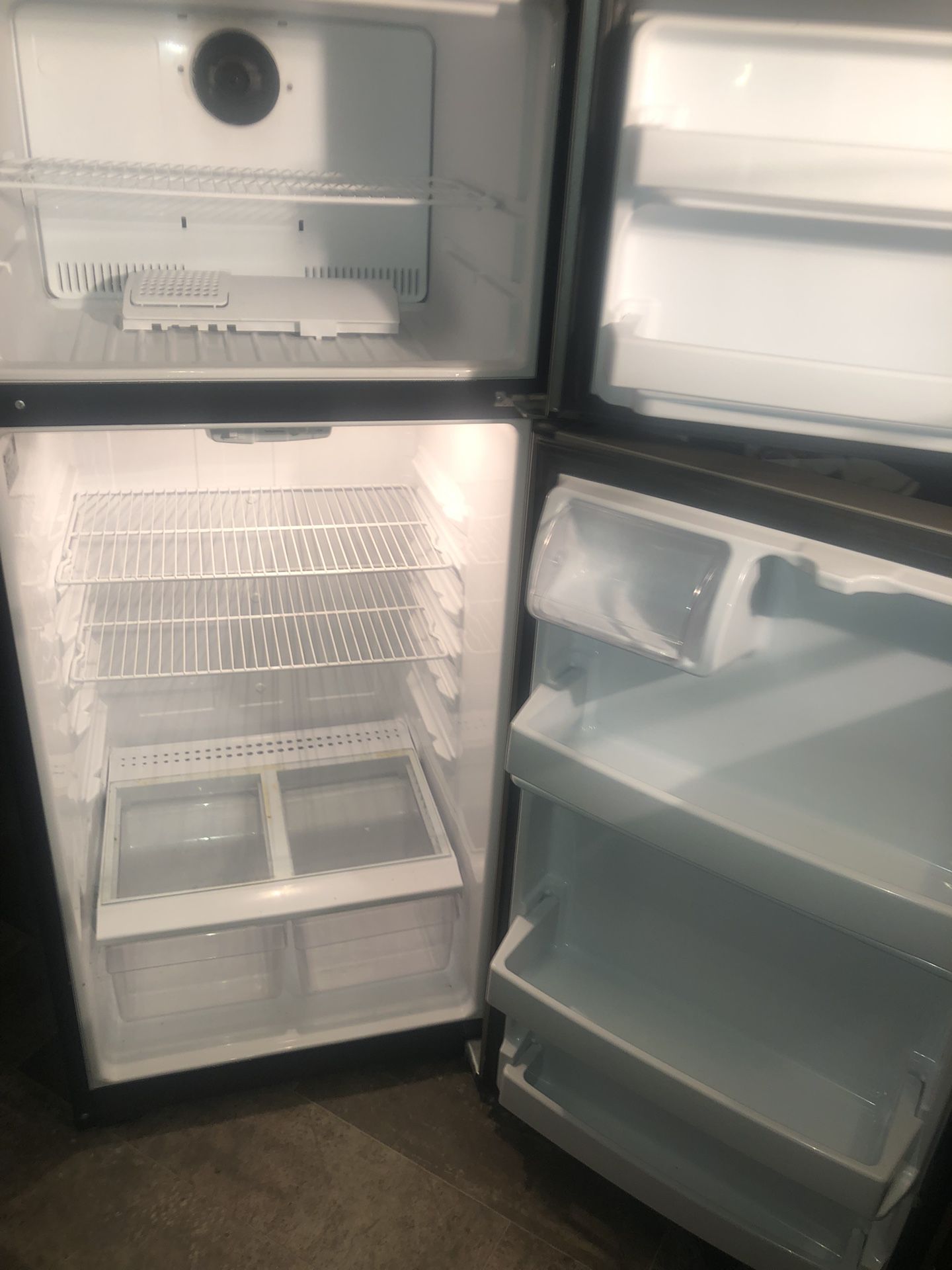 GE Full Size Refrigerator 