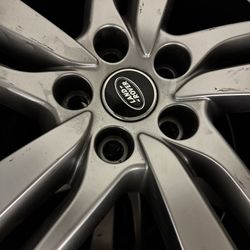 Land Rover wheels and tires