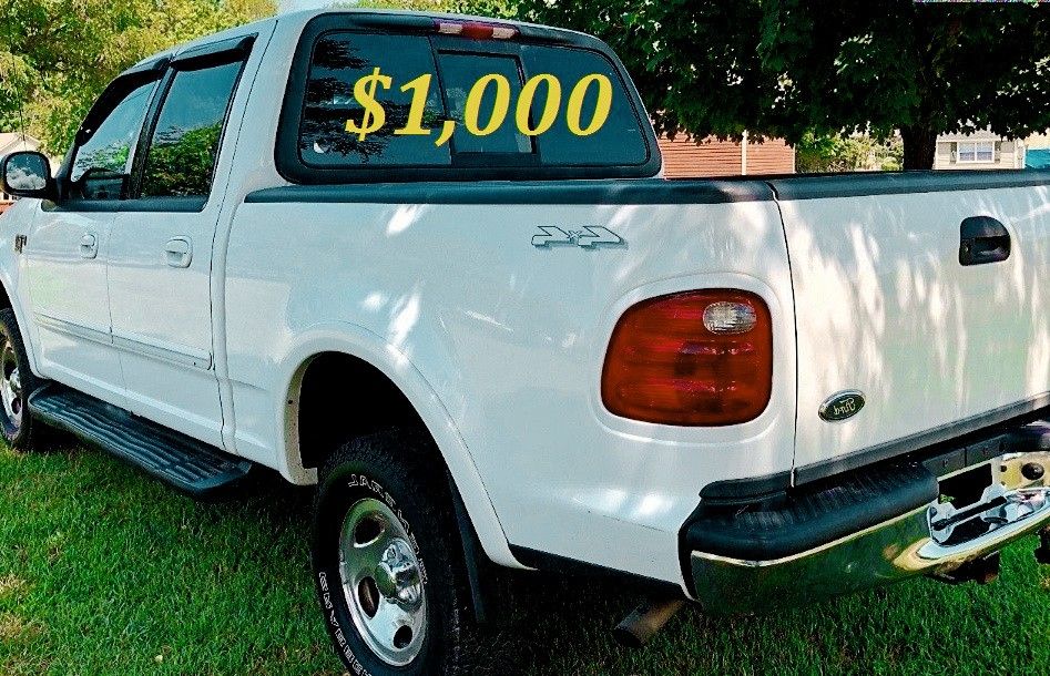 🟢💲1,OOO For sale URGENTLY this Beautiful💚2002 Ford F150 nice Family truck XLT Super Crew Cab 4-Door Runs and drives very smooth V8🟢