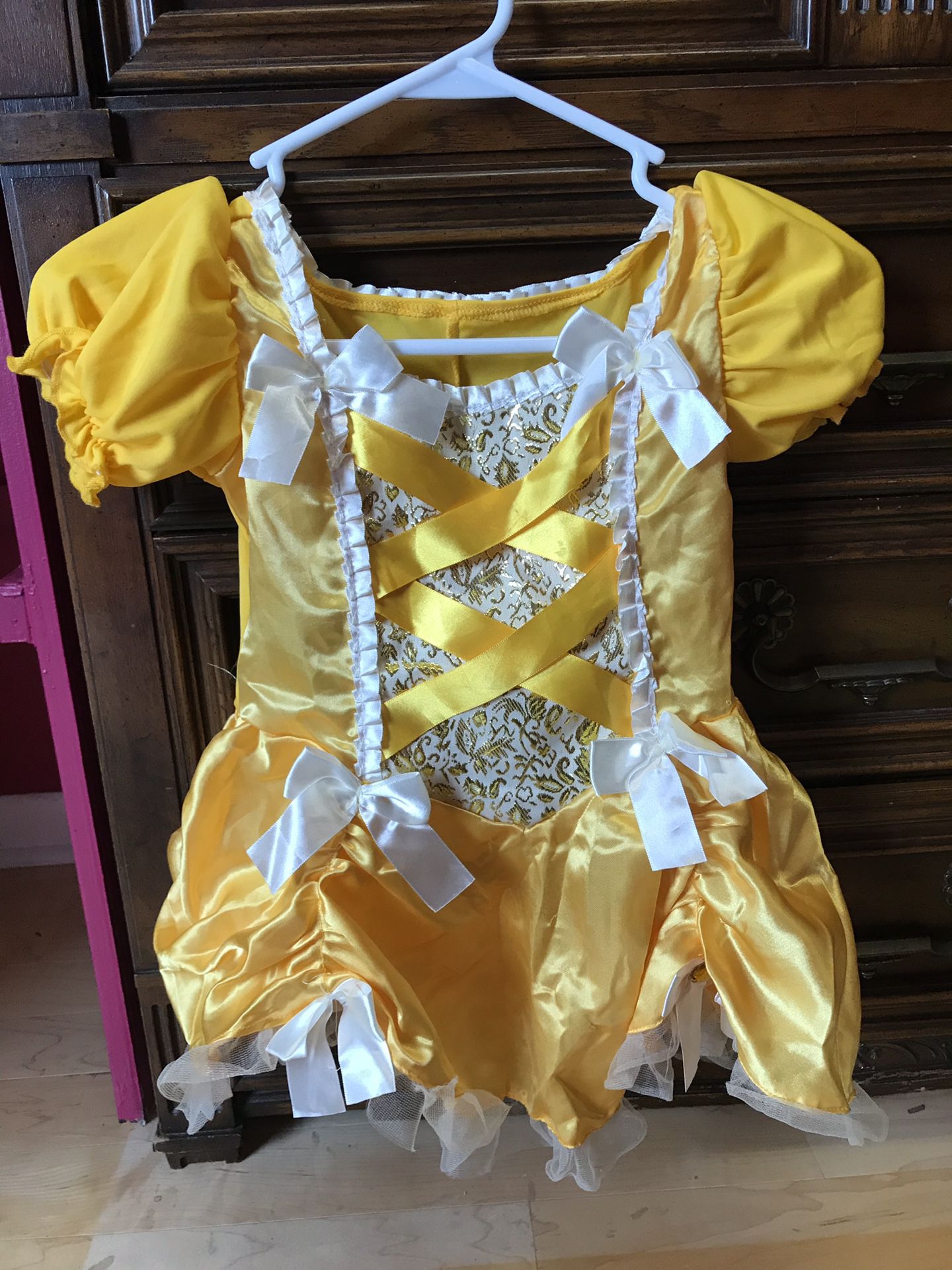 2/3T Belle costume