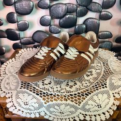 Steve Metallic Bronze Sneakers