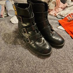 Boots Black Zip On Side Size 11