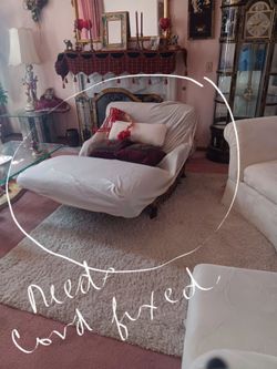 Curved lounger chair