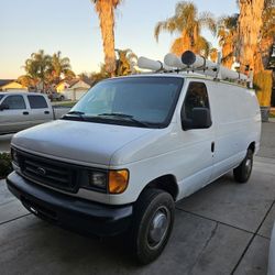 2004 Ford E-250