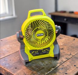RYOBI 18V 7.5" Misting Fan >tool only>.              Battery may be available for extra
