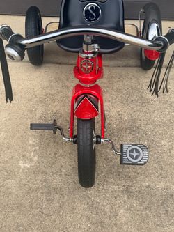 Schwinn Roadster 12 Inch Tricycle - red