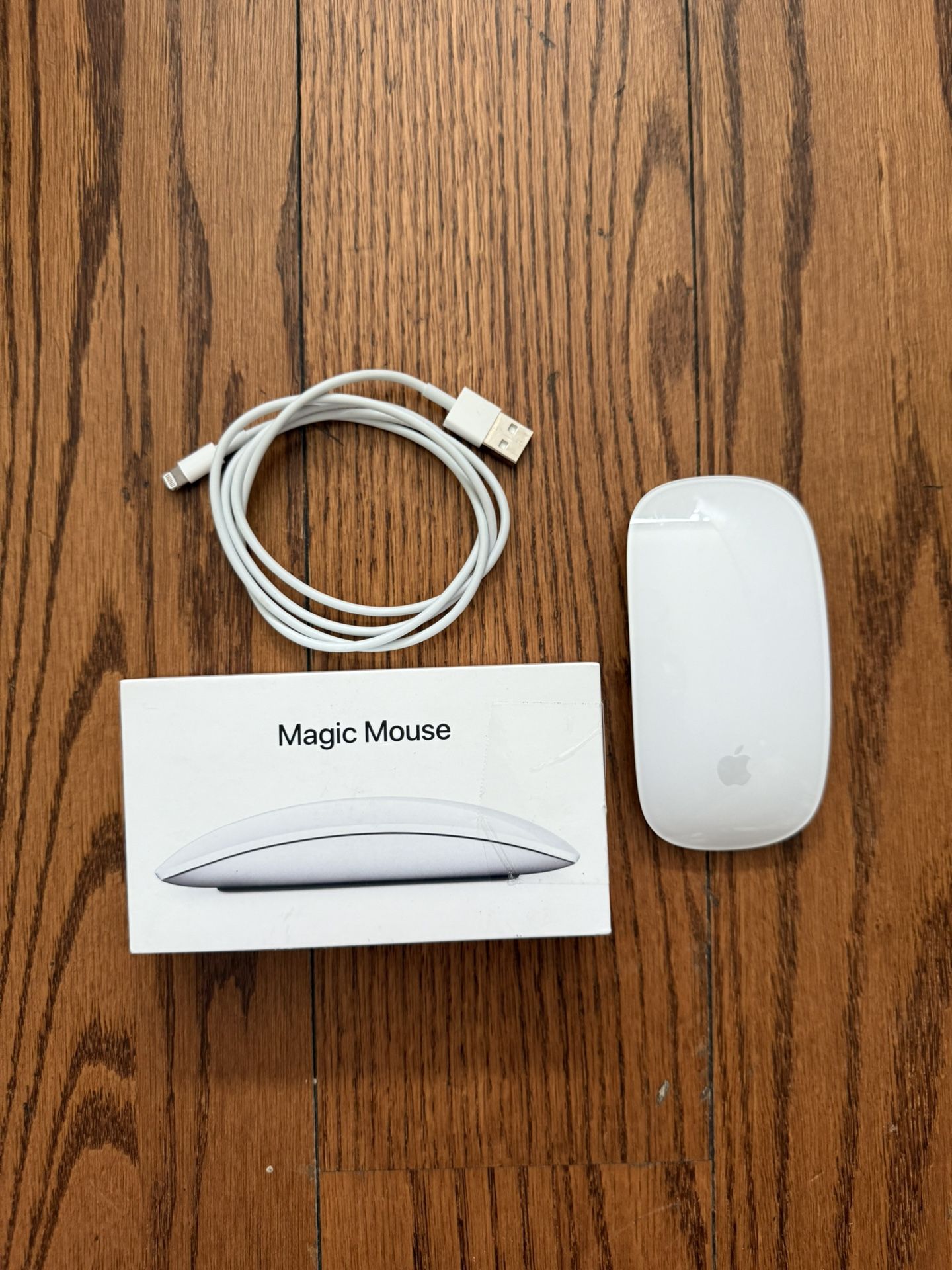 Apple Magic Wireless Mouse A1657/Battery charge with lightning cable