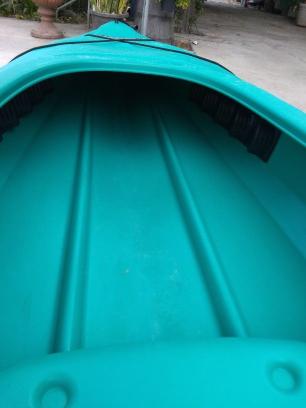 Lifetime Zenith 100 Kayak for Sale in Riverside, CA OfferUp