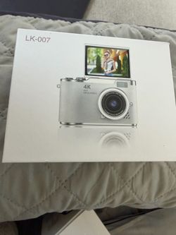 4k Camera with double screen
