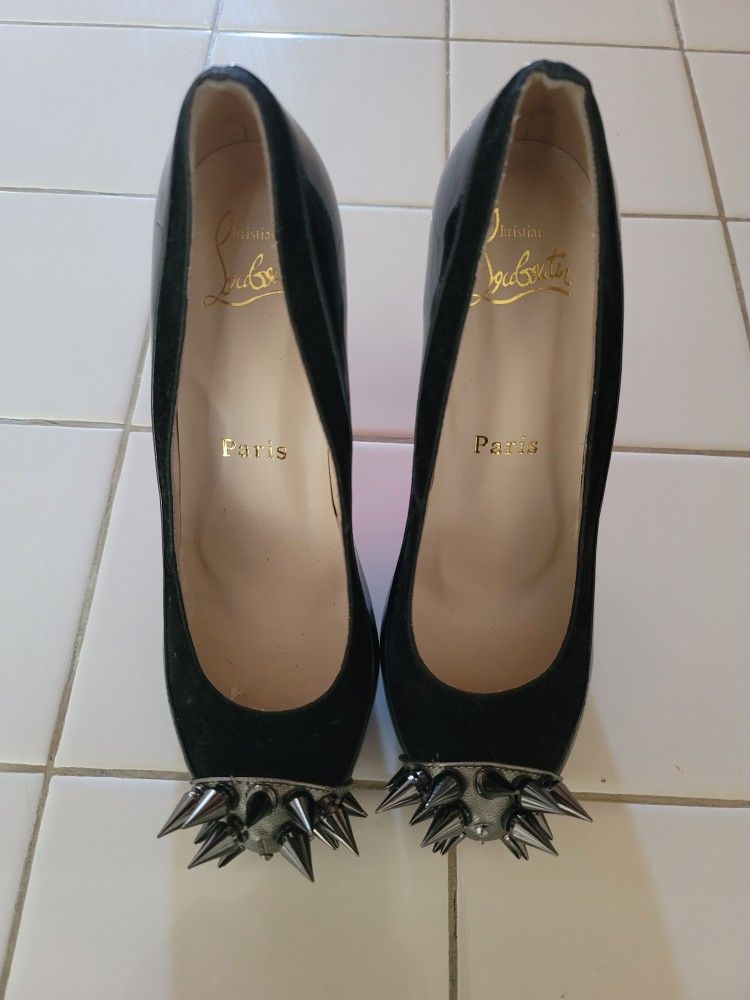 Women's Christian Louboutin Heels Size 39. $300 Pickup In Oakdale