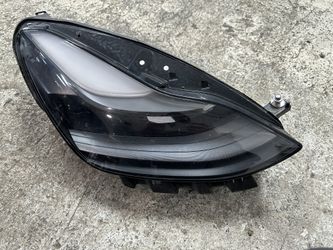 17-23 Tesla Model 3/Y OEM Right Headlight
