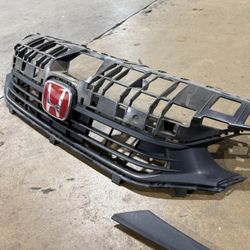 2022 - 2024 HONDA CIVIC Sedan GRILLE GRILL USED OEM GENUINE.
