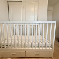 Crib + Mattress 